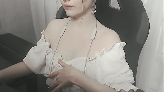 cute elfy  online show from 7, 2, 2026