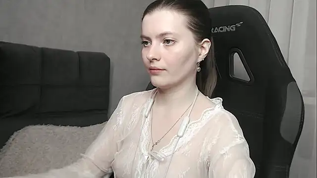 cute elfy  online show from 12, 11, 2025