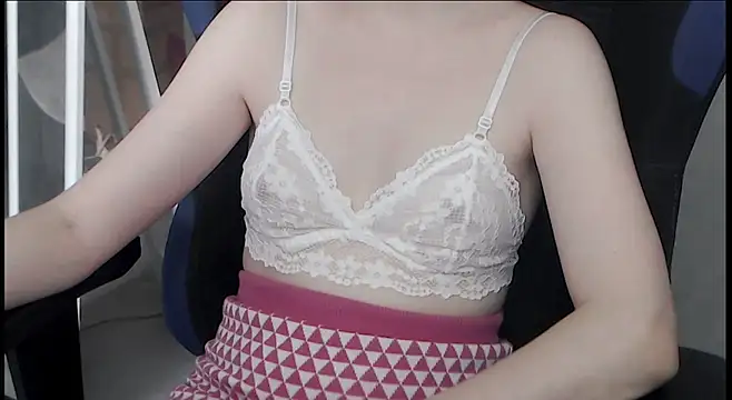 Snapshot of cute_elfy_ chatting on 15, 7, 2026 cute elfy online show from 15, 7, 2026