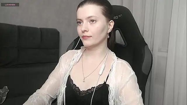 cute elfy  online show from 15, 11, 2025