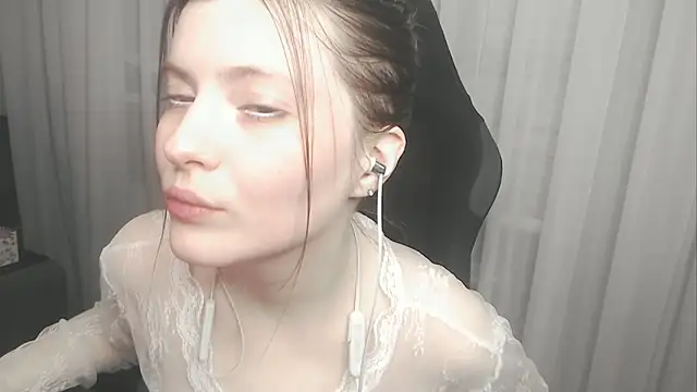 cute elfy  online show from 9, 2, 2026