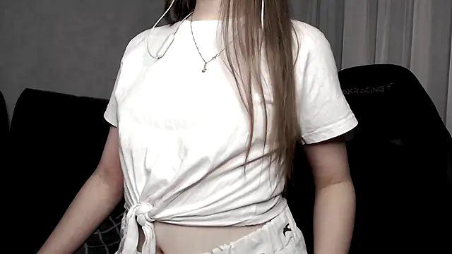 cute elfy  online show from 14, 10, 2025