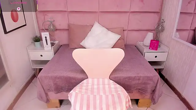 Janah Myers online show from 3, 10, 2025