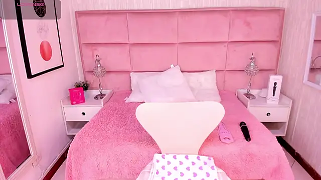 Janah Myers online show from 3, 12, 2025