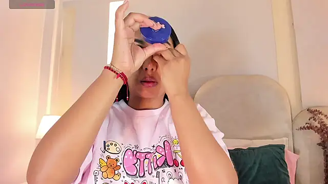 SalomeeBell online show from 2, 12, 2025