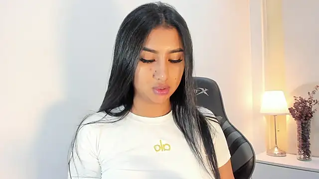 SalomeeBell online show from 8, 11, 2025