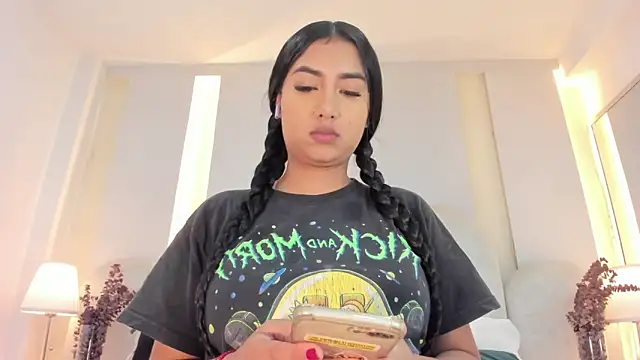 SalomeeBell online show from 11, 9, 2025