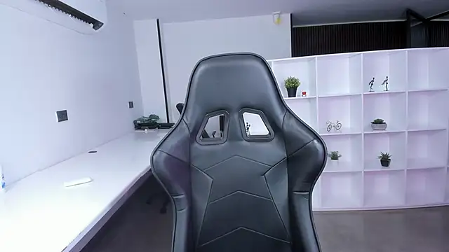 megan bigboobs  online show from 8, 11, 2025