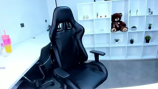 megan bigboobs  online show from 15, 1, 2026