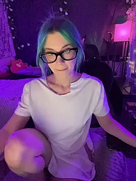 Snapshot of littlelune chatting on 20, 7, 2026 littlelune online show from 20, 7, 2026