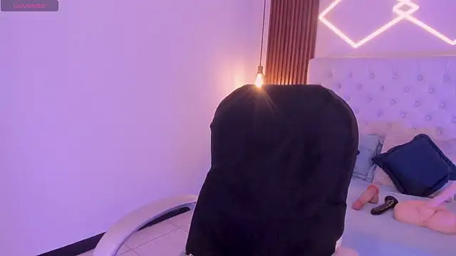 Miiaa jones online show from 28, 3, 2026