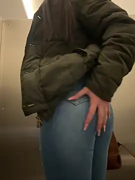 Isabella21  online show from 7, 10, 2025