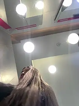 Isabella21  online show from 7, 10, 2025