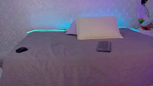 BeccaReedd online show from 23, 11, 2025