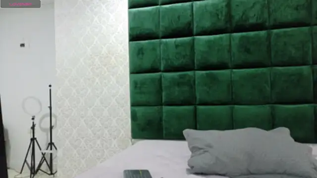 BeccaReedd online show from 4, 10, 2025