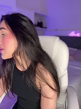 Snapshot of julieta_jhonss chatting on 2, 3, 2026 julieta jhonss online show from 2, 3, 2026