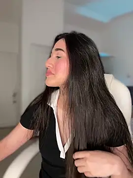 Snapshot of julieta_jhonss chatting on 28, 2, 2026 julieta jhonss online show from 28, 2, 2026