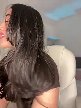 Snapshot of julieta_jhonss chatting on 5, 3, 2026 julieta jhonss online show from 5, 3, 2026