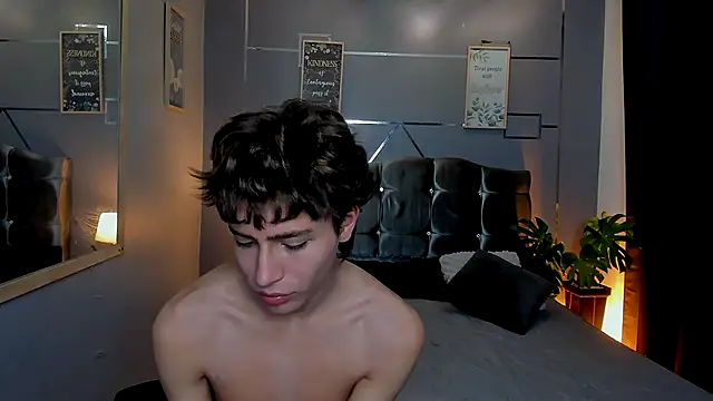 Christopher 77 online show from 17, 10, 2025