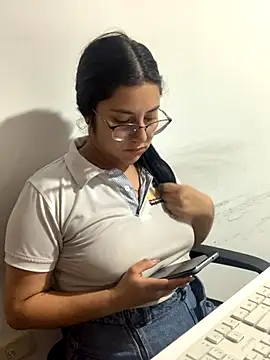 Velma star online show from 18, 9, 2025