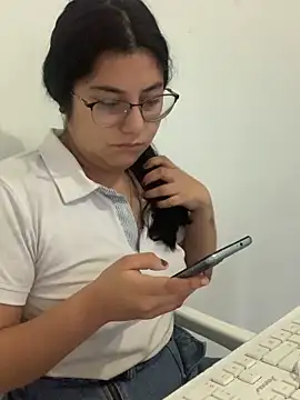 Velma star online show from 8, 10, 2025