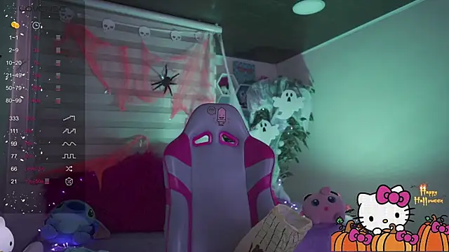 Snapshot of chloe_moons_ chatting on 31, 10, 2025 chloe moons online show from 31, 10, 2025