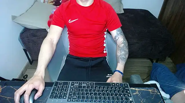 Snapshot of bossking017 chatting on 4, 3, 2025 bossking017 online show from 4, 3, 2025