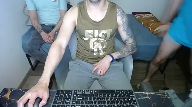 Snapshot of bossking017 chatting on 13, 3, 2025 bossking017 online show from 13, 3, 2025