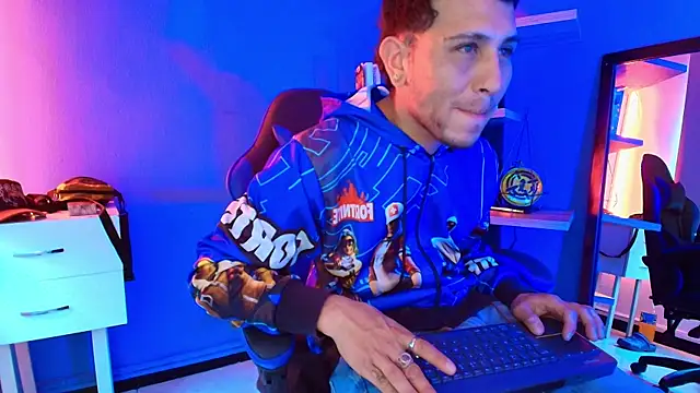 Snapshot of Thonixxx_mr chatting on 24, 2, 2026 Thonixxx mr online show from 24, 2, 2026