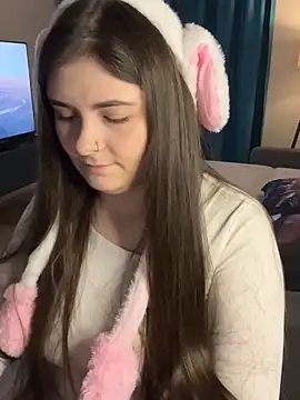 Lovely Waifu online show from 5, 4, 2026