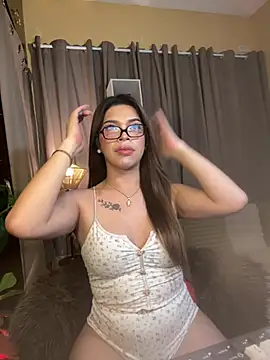 Nyxie luxx online show from 18, 4, 2026