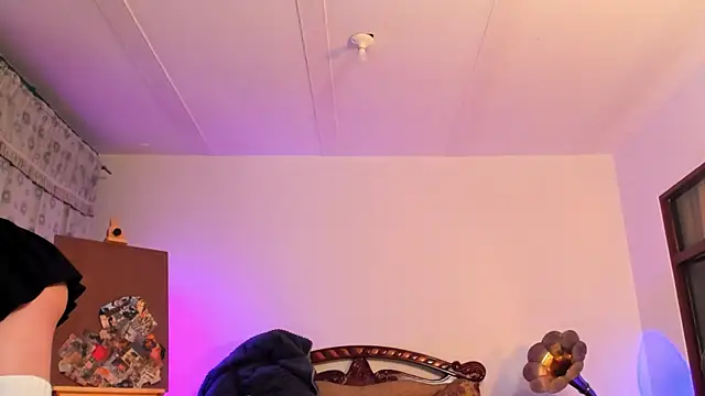 nonbinaryangel online show from 22, 4, 2026