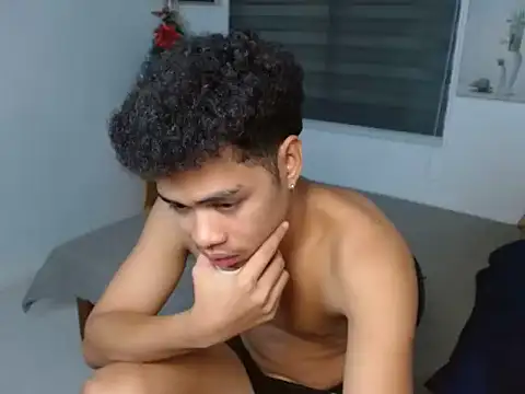 curlyasian njxx online show from 20, 12, 2025