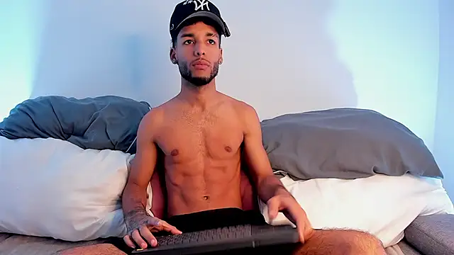 Thiagoferreti online show from 19, 6, 2026