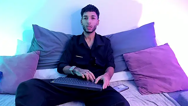 Thiagoferreti online show from 25, 6, 2026
