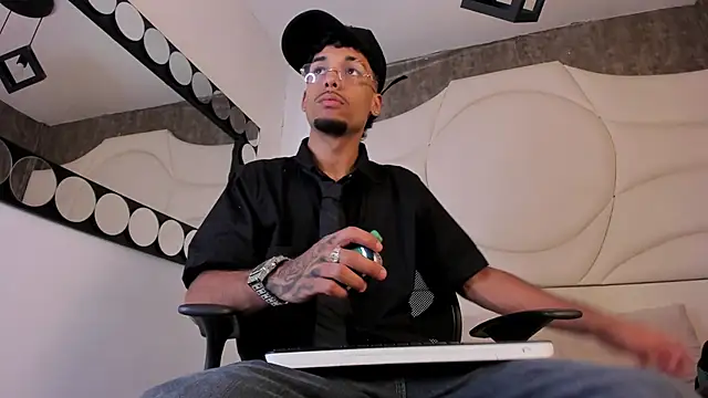 Thiagoferreti online show from 2, 10, 2025