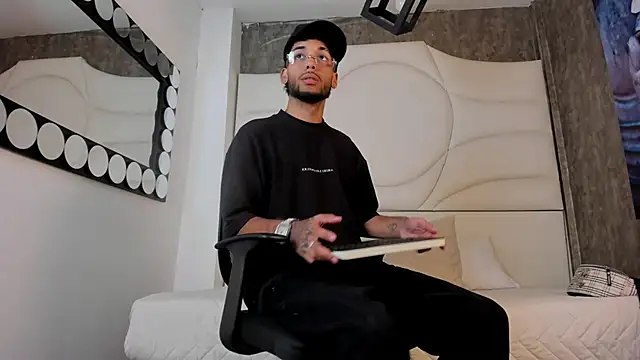 Thiagoferreti online show from 1, 10, 2025