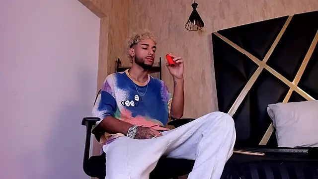 Thiagoferreti online show from 24, 9, 2025