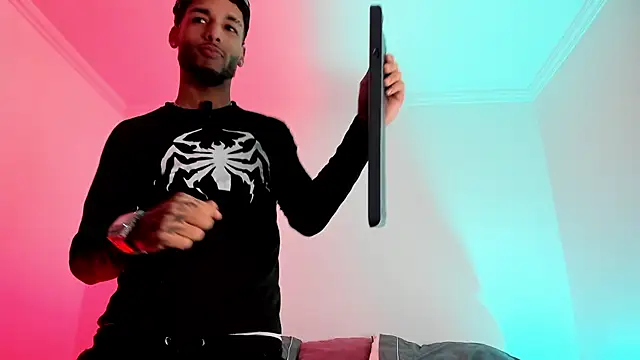Thiagoferreti online show from 17, 6, 2026