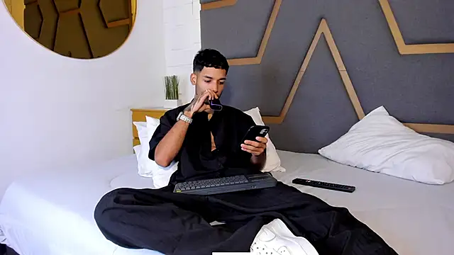 Thiagoferreti online show from 24, 2, 2026