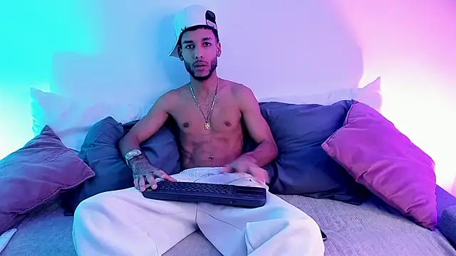 Thiagoferreti online show from 26, 6, 2026