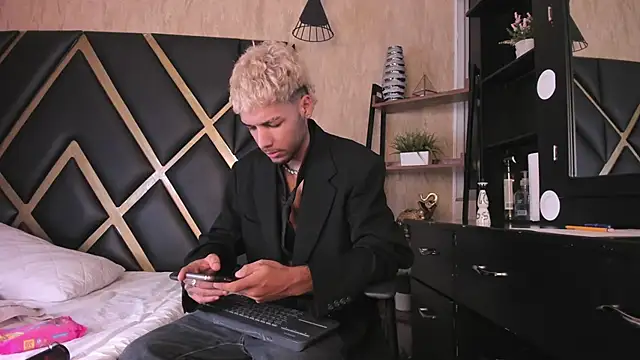 Thiagoferreti online show from 13, 9, 2025