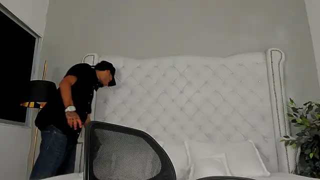 Thiagoferreti online show from 24, 10, 2025