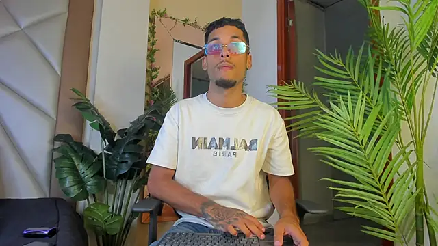 Thiagoferreti online show from 13, 2, 2026