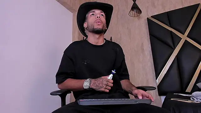 Thiagoferreti online show from 19, 9, 2025