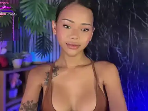 ur holly lexie online show from 28, 6, 2026