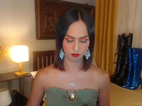 Nathalieheartt online show from 5, 10, 2025