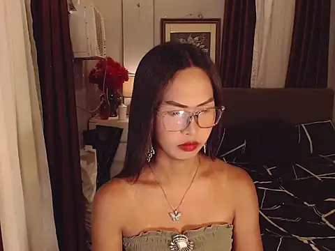 Snapshot of Nathalieheartt chatting on 31, 5, 2026 Nathalieheartt online show from 31, 5, 2026