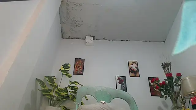 Snapshot of YourSweet-mich chatting on 23, 9, 2025 YourSweet-mich online show from 23, 9, 2025