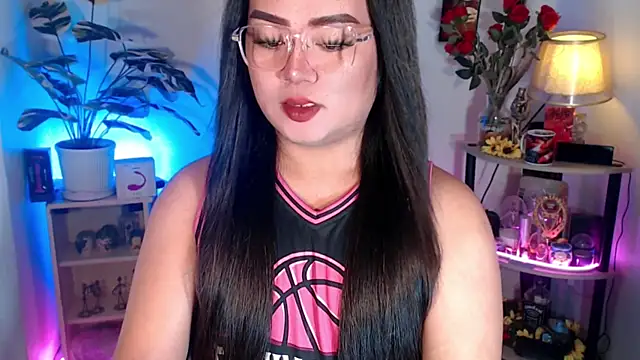 Snapshot of YourSweet-mich chatting on 28, 9, 2025 YourSweet-mich online show from 28, 9, 2025